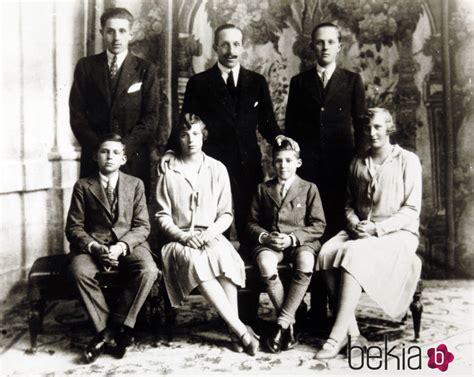 El Rey Alfonso XIII con sus 6 hijos     Bekia Actualidad