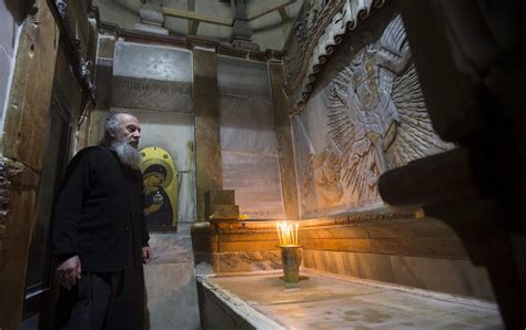 El Santo Sepulcro reabre sus puertas con un llamamiento al ...