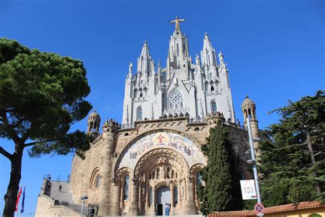 El Tibidabo temple and park: unrivalled views of Barcelona!