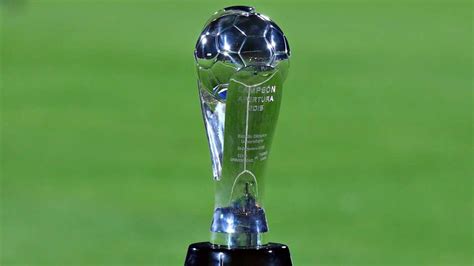El trofeo de la Liga MX   Goal.com