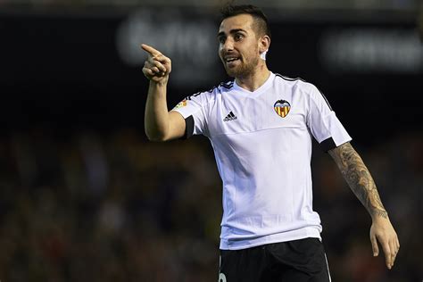 El Valencia pide tiempo al Barça por Paco Alcácer