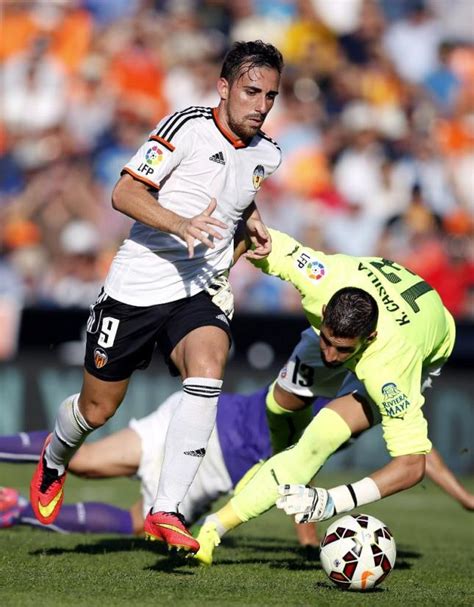 El Valencia renueva el contratro de Paco Alcácer ...