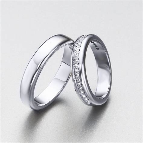 ELEKA: alianzas de bodas personalizadas en oro y diamantes.