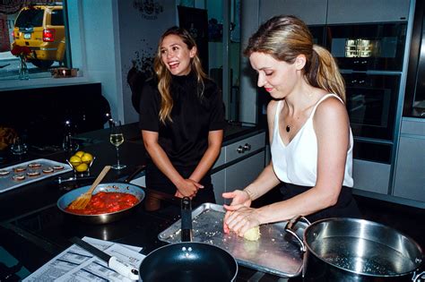 Elizabeth Olsen, Cooking Onscreen and Off   The New York Times