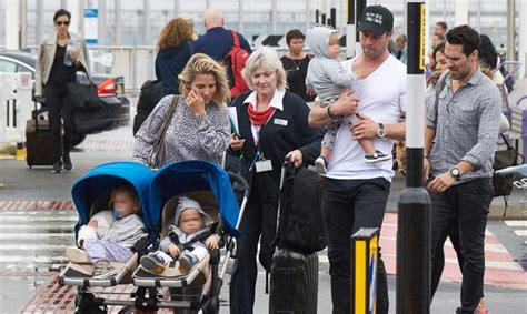 Elsa Pataky y Chris Hemsworth, ¡viajar con tres niños es ...