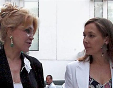 Elvira Fernández Balboa acompaña a la Baronesa Thyssen en ...