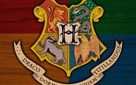 Em qual casa de Hogwarts você entraria? Faça o teste e ...