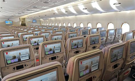 Emirates embute a 615 pasajeros en un A380 y lo convierte ...