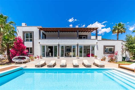 En venta casa exclusiva de campo en Cala Jondal, Ibiza ...