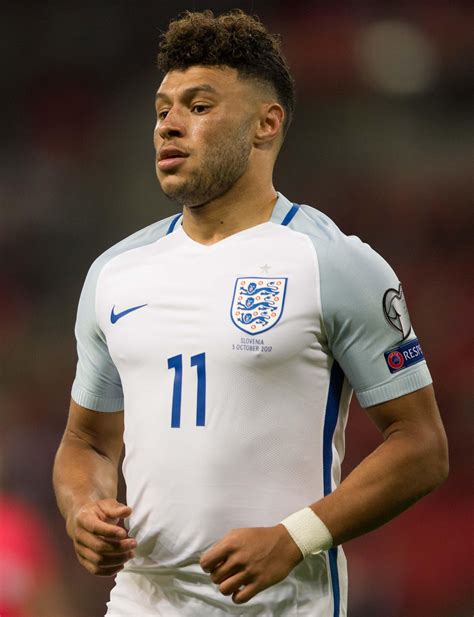 England s injured player Alex Oxlade Chamberlain gets over ...