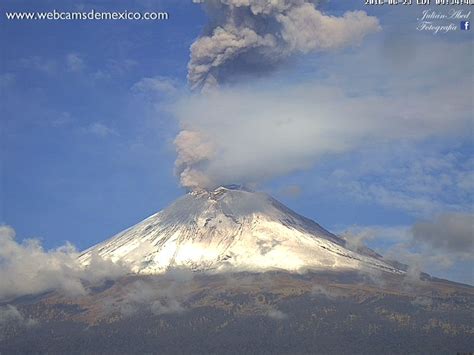 Enhanced activity at Popocatepetl Volcano on June 23, 2016