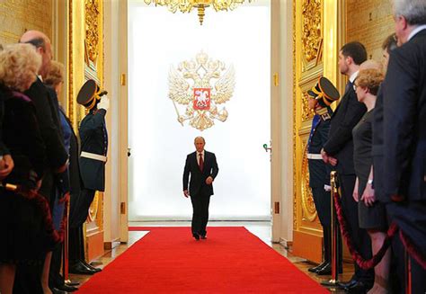 Entrada al Kremlin del Zar de todos los Zares y de todas ...