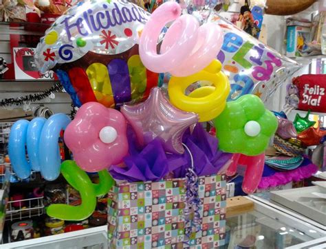 Envoltura con globos de cumpleaños. www.regalosamer.com.mx ...