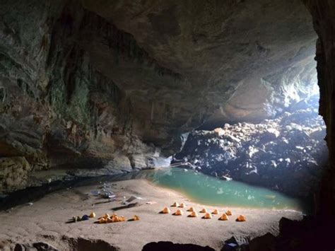 Equipo de fútbol desaparece en una cueva de Tailandia | EL ...