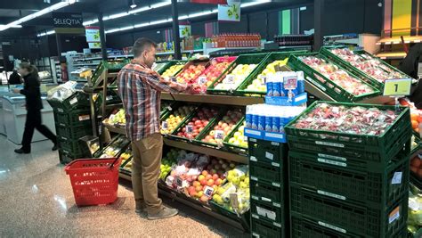 EROSKI inaugura un nuevo supermercado franquiciado en la ...