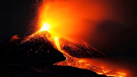 Eruption de l etna 2017   YouTube