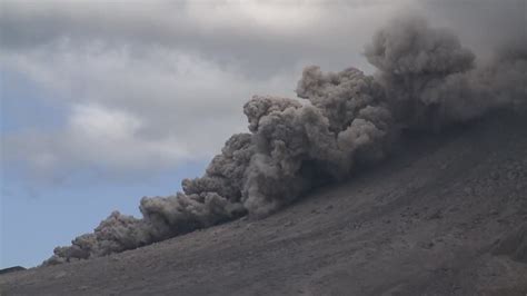 Eruption de Volcan / Soufrière Hills / Montserrat | HD ...
