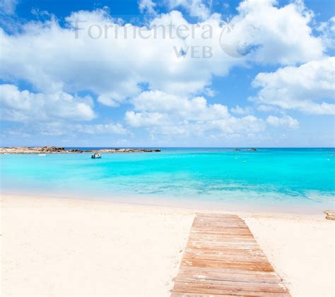Es Pujols: spiaggia di Formentera