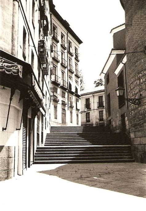 Esas calles del Madrid antiguo.... Esta es la calle del ...