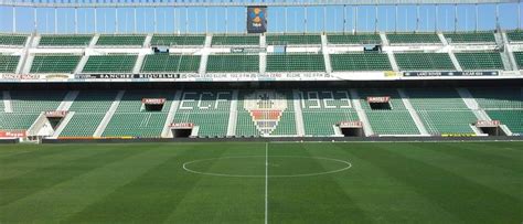 España en 10 campos de fútbol en Guía Repsol
