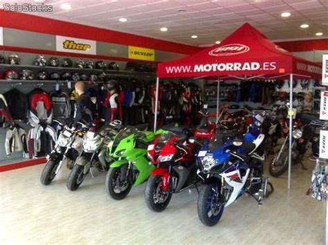 Estanterias tienda de motos