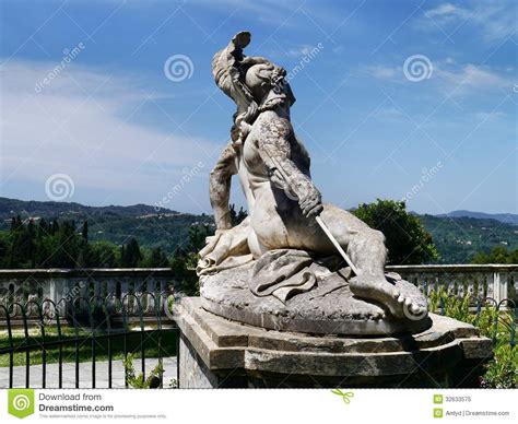 Estatua De Aquiles, Palacio De Achilleion, Corfú Imagen de ...