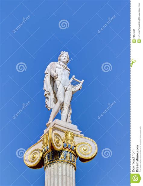 Estatua De Dios Apolo, Atenas, Grecia Fotografía de ...