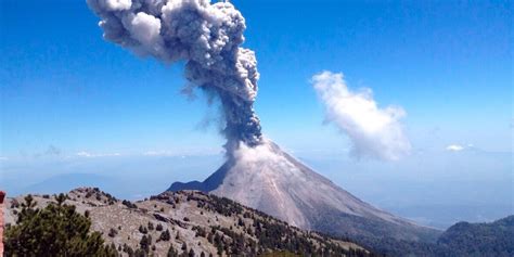 Evacuadas 300 personas por erupción de volcán en Guatemala ...