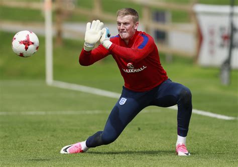 Everton complete £30m signing of Jordan Pickford from ...