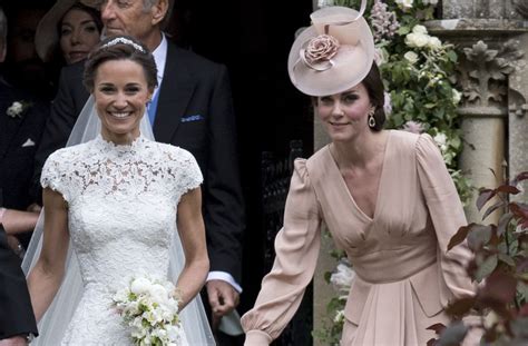 Everyone has mixed feelings about Duchess Kate s dress for ...