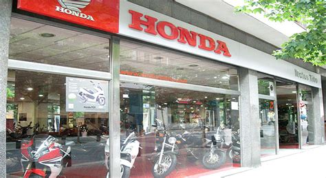 Exposición distribuidor oficial de motos Honda Vizcaya ...