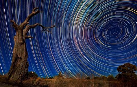 Extremely long exposure of Night Sky | wordlessTech