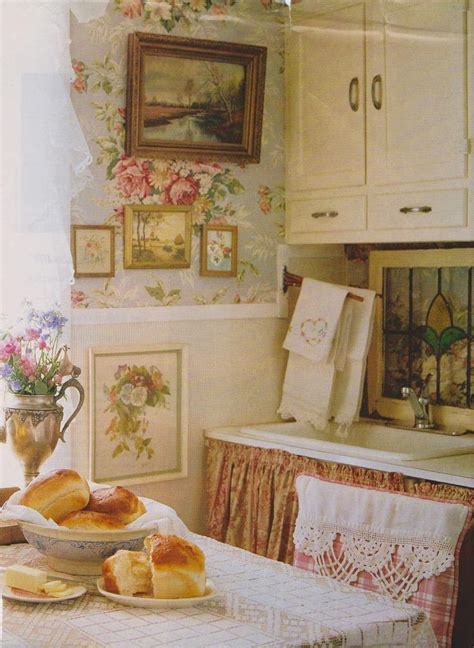 Eye For Design: Decorating Vintage Cottage Style Interiors