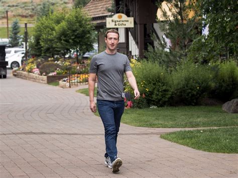 Facebook CEO Mark Zuckerberg net worth and how he spends ...