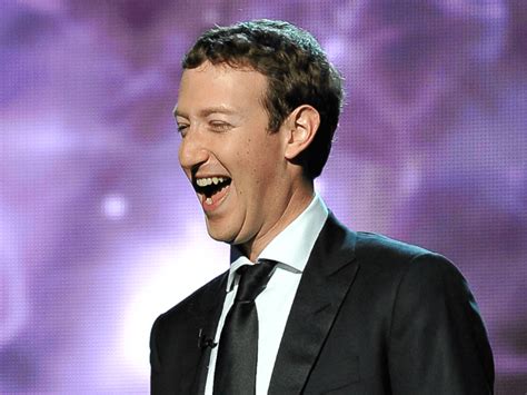 Facebook CEO Zuckerberg Builds Stone Wall Around Hawaii Estate