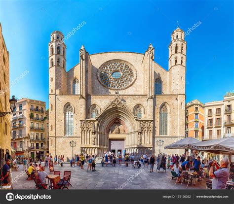 Fachada de Santa María del Mar de la iglesia, Barcelona ...