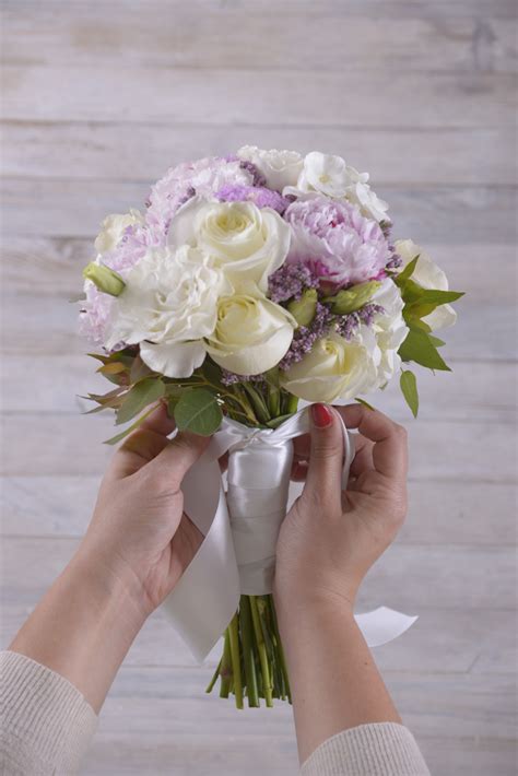 Fai da te con fiori: bouquet da sposa   Blog FloraQueen Italia