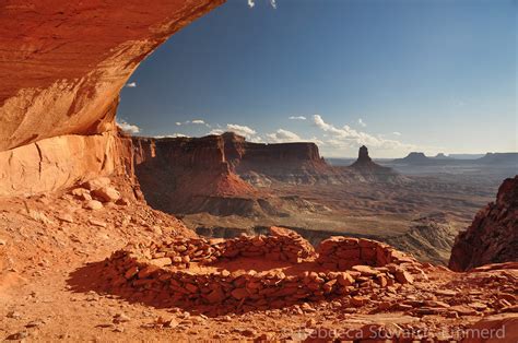 False Kiva and Mesa Arch in Canyonlands   Calipidder