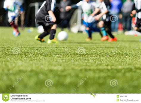 Falta De Definición Del Fútbol De Los Niños Foto de ...