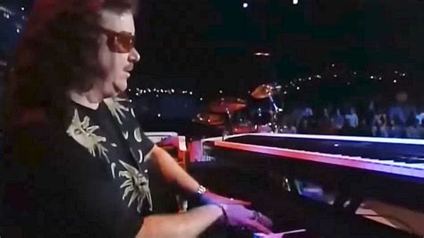 Fans Can’t Stop Talking About This Billy Powell Piano Solo ...