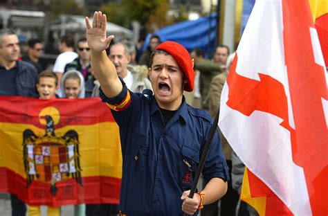 Far right Spaniards commemorate Franco’s death — RT In vision