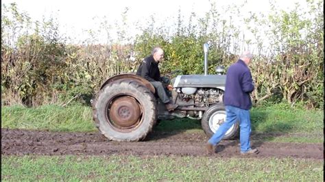 Fastest Vintage Tractor   Grey Fergie 2.5LITRE TDI ENGINE ...