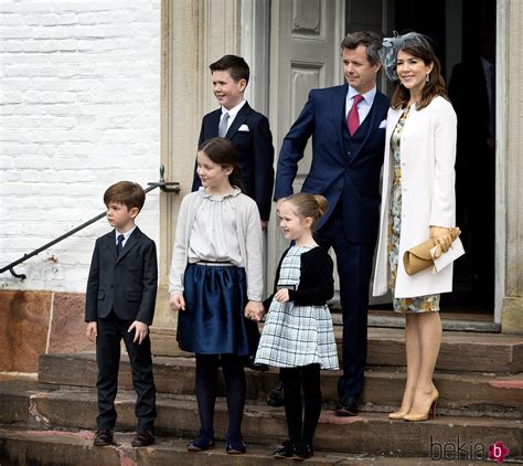 Federico y Mary de Dinamarca con sus hijos en la ...