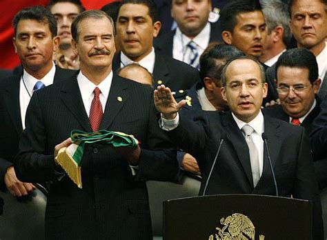 Felipe Calderón, investido como presidente de México entre ...