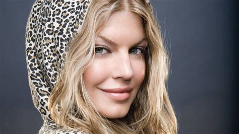 Fergie:  I m All About Empowering Women    GirlTalkHQ