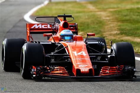 Fernando Alonso, McLaren, Silverstone, 2017 · F1 Fanatic