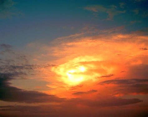 Ficheiro:Colores vespertinos atmosfera.jpg   Wikipedia, a ...