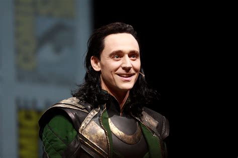 Fichier:Tom Hiddleston, Loki  1 .jpg — Wikipédia