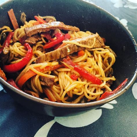 Fideos chinos con wok de verduras y ternera | Blog de la ...