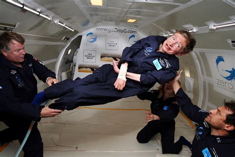 Fil:Physicist Stephen Hawking in Zero Gravity NASA.jpg ...